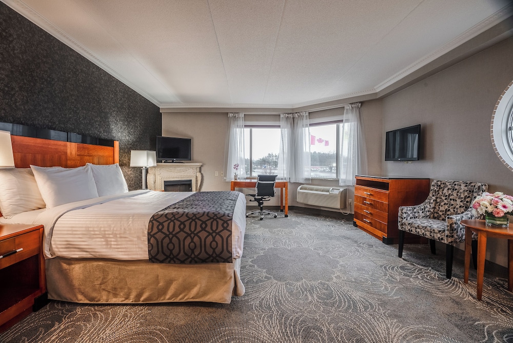 King Suite with Jetted Tub photo 1