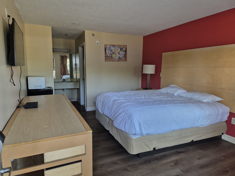 Room, 1 Queen Bed, Non Smoking - Photo 2
