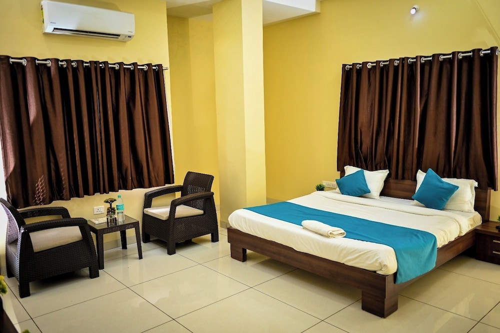 Deluxe AC Room - Photo 1