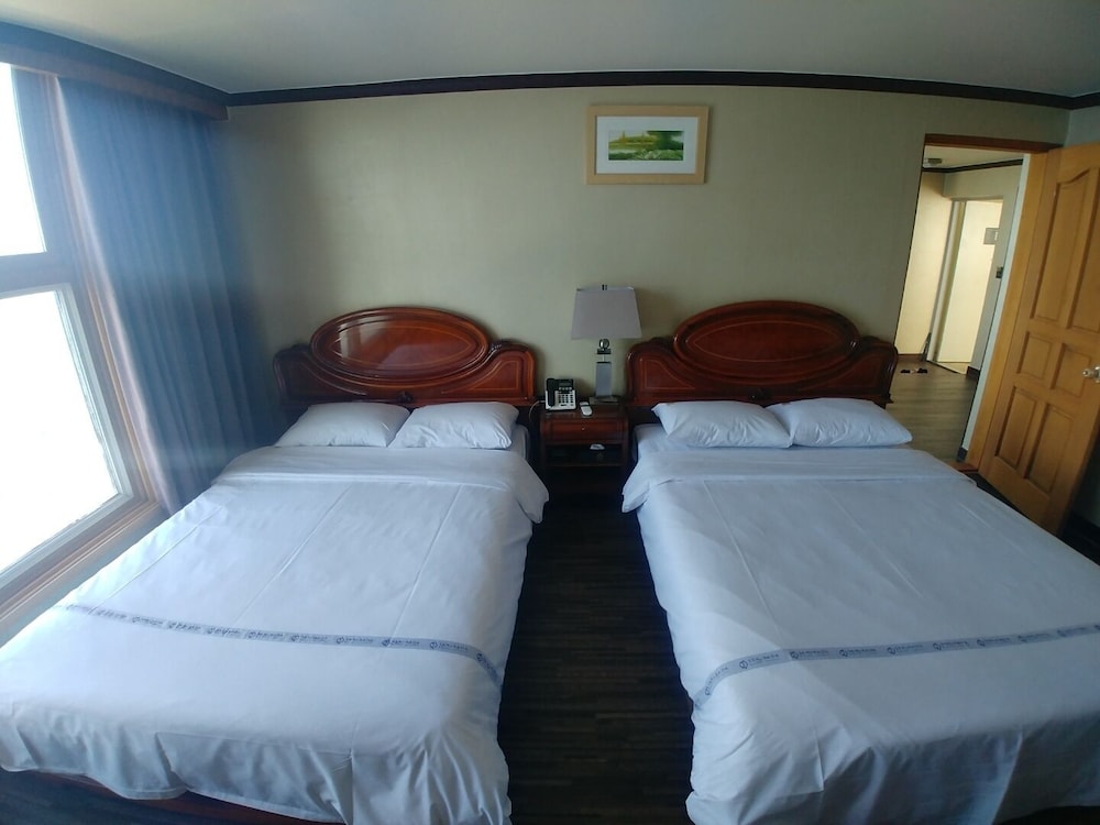 Royal Suite 8F photo 2