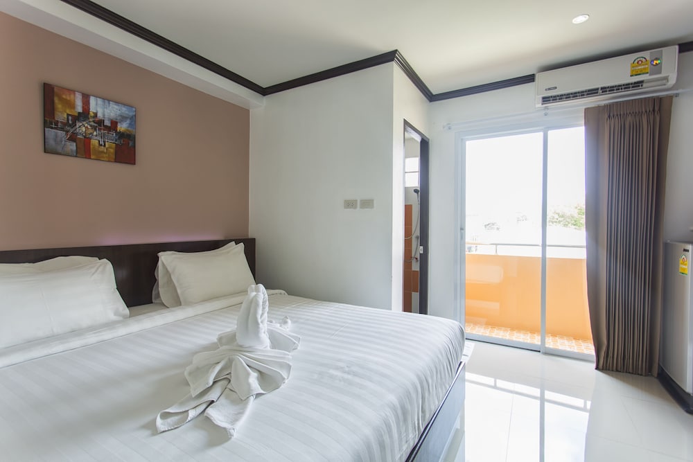 Deluxe Double Room, 1 King Bed, City View