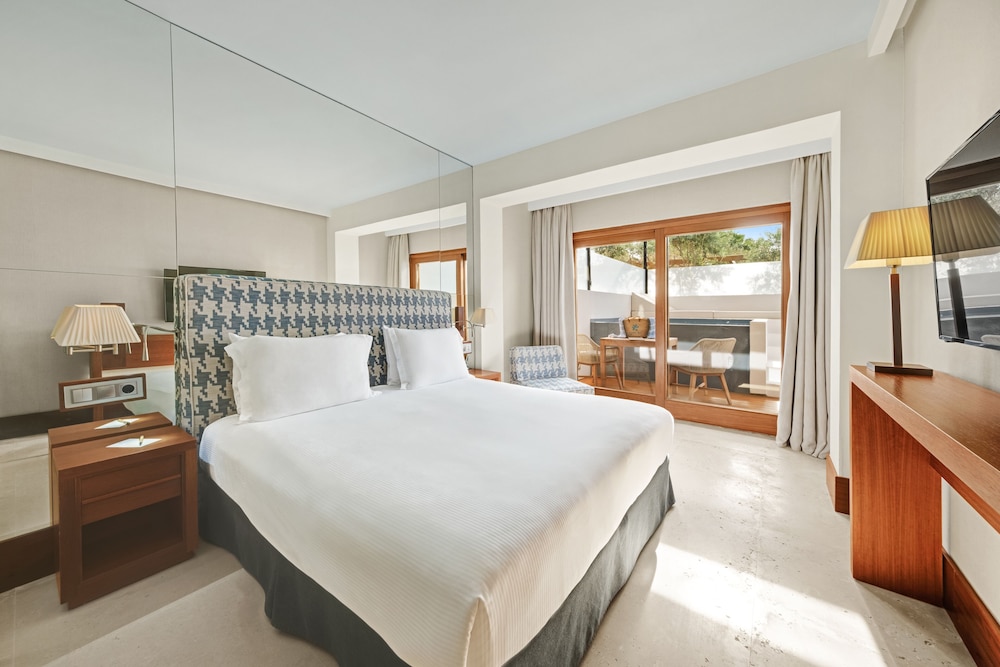 Deluxe Double Room, Private Pool - Photo 12