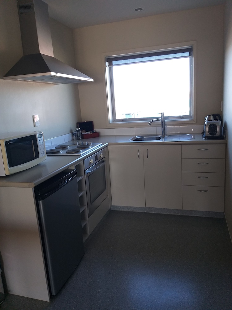 Deluxe Studio, Non Smoking, Kitchenette (Deluxe Kitchenette Studio) photo 2