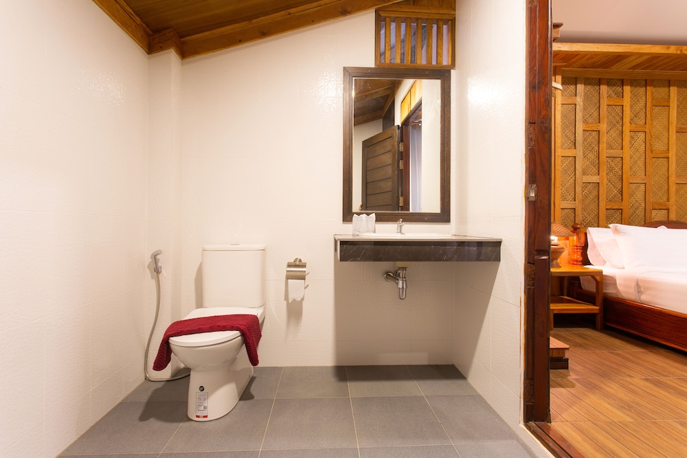 Superior Room (Free pick up and dop off at Mae Haad) - Photo 6