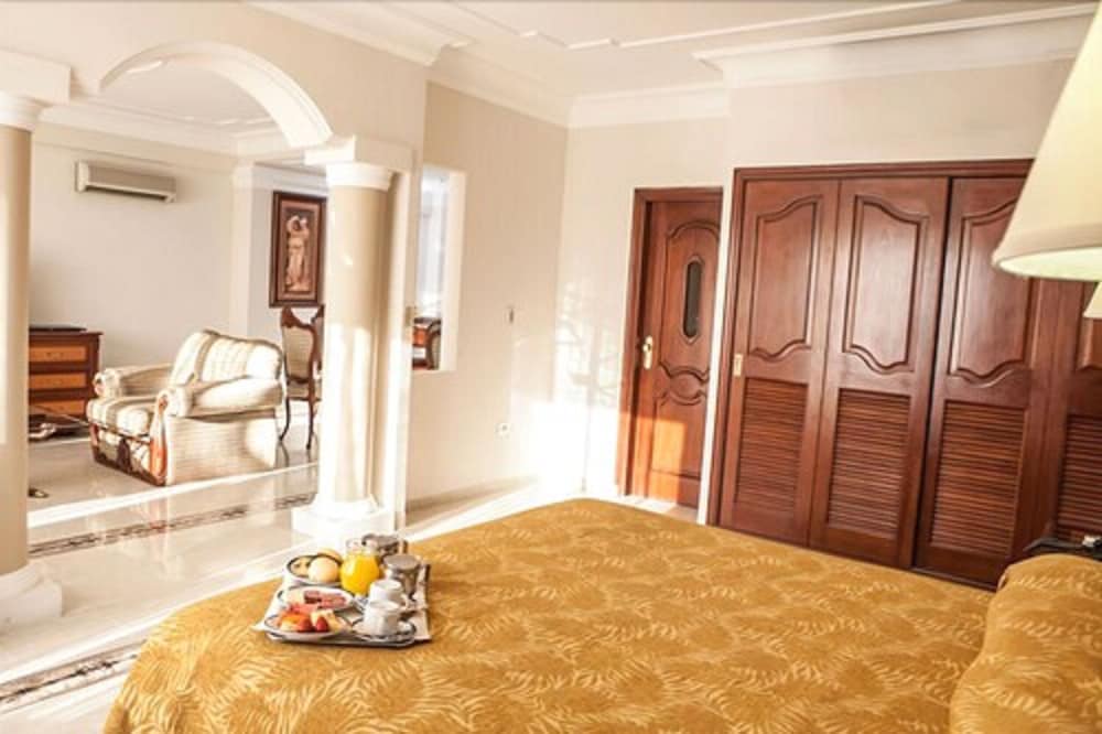 Suite, 1 Double Bed photo 2