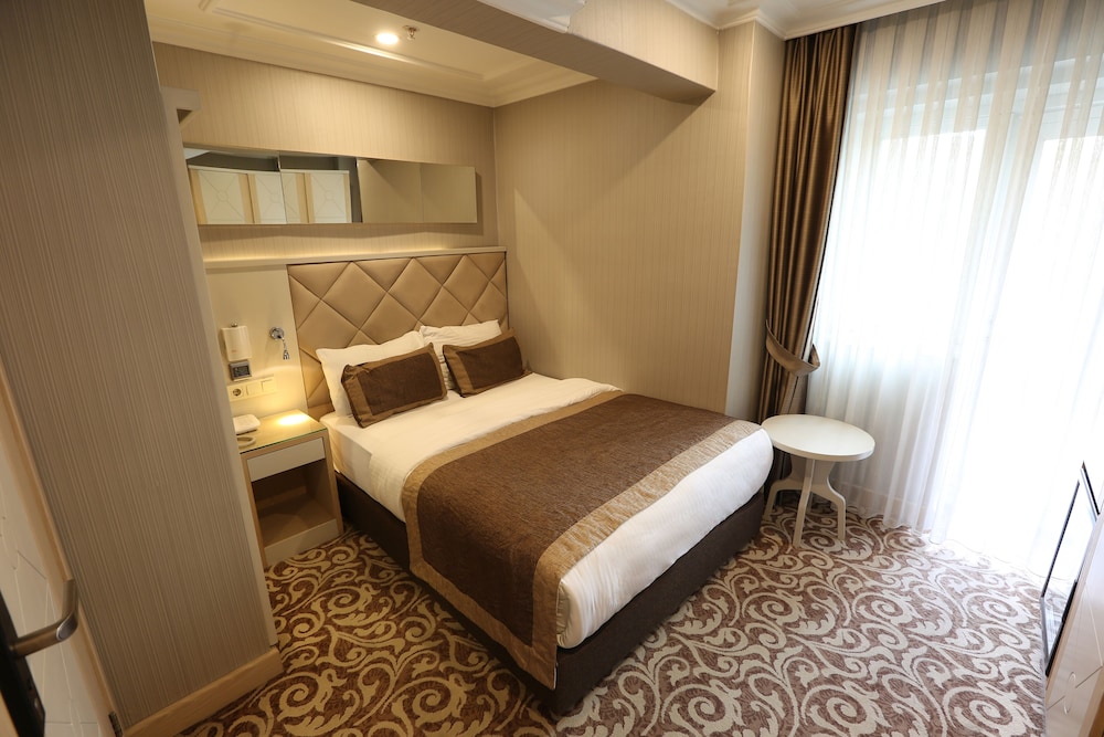 Double or Twin Room, 1 Double or 2 Twin Beds photo 3
