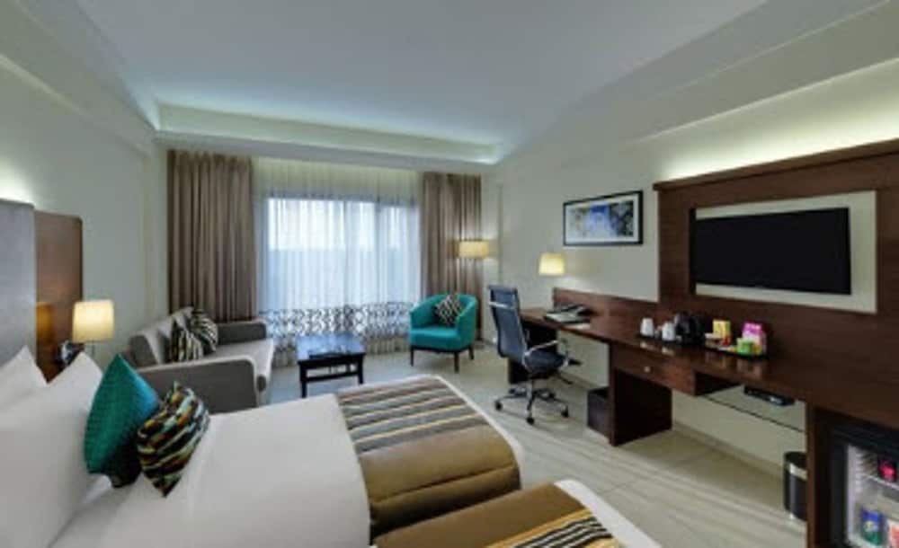 Fern Club Room photo 3