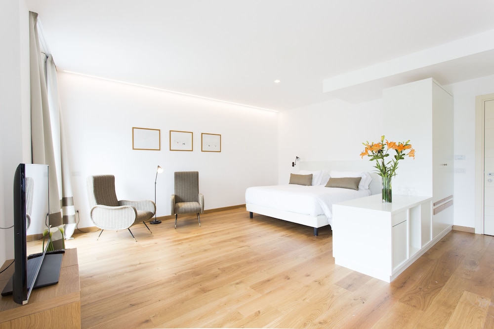 Junior Suite, Partial Sea View photo 3