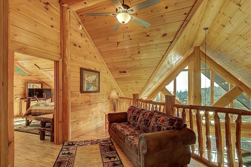 House, Multiple Beds (Cabin Fever Lodge  #750)