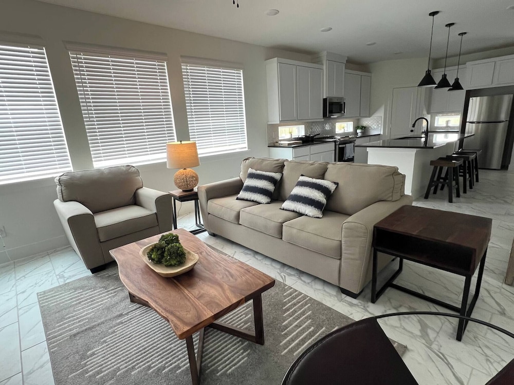 House, 4 Bedrooms, Accessible, Smoking photo 2