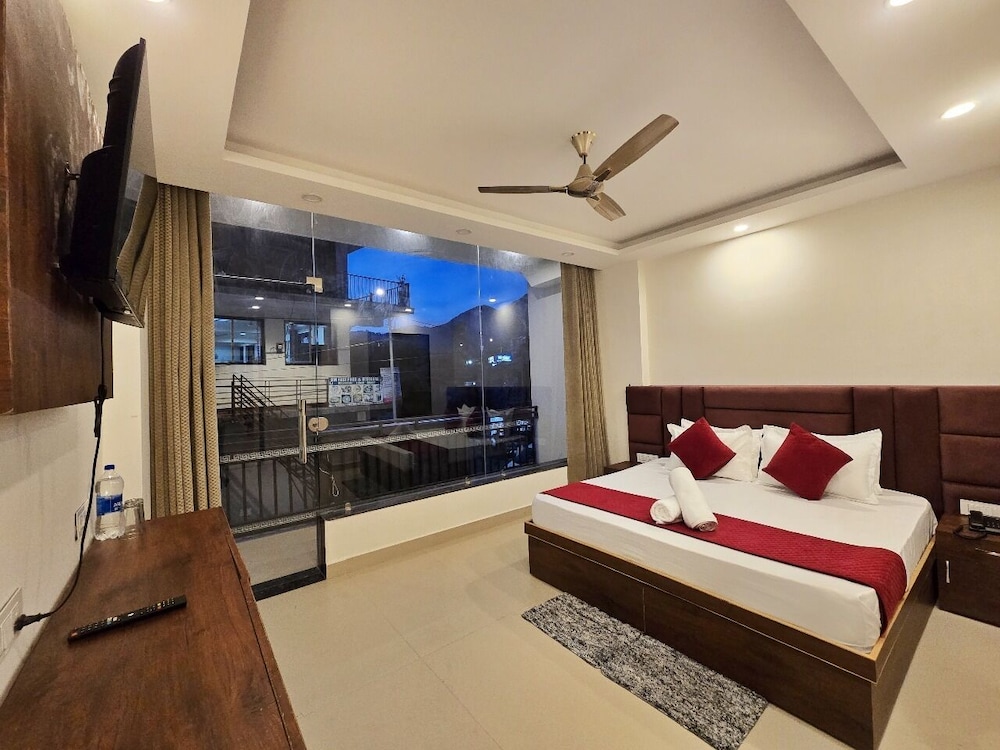 Deluxe Room, Balcony, Mountain View