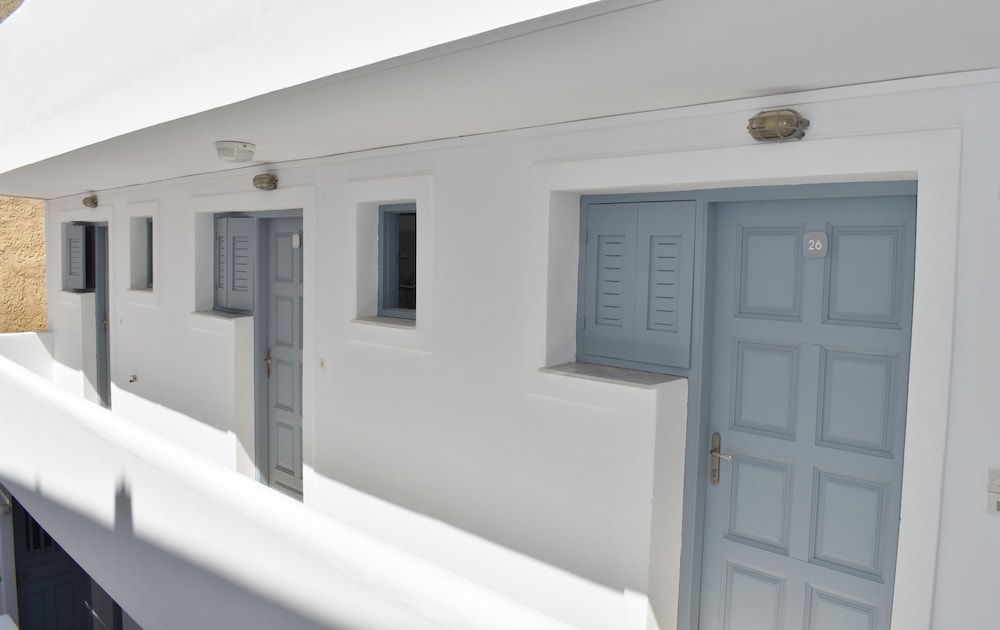 Standard Studio, 1 Double or 2 Twin Beds, Partial Sea View - Photo 7