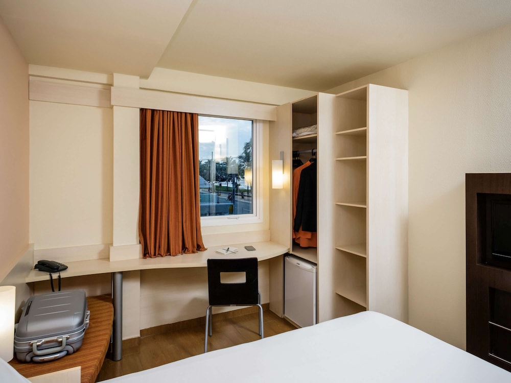 Standard Room, Multiple Beds photo 3