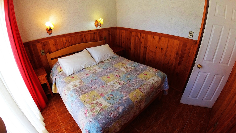 Traditional Cabin, 2 Bedrooms, Terrace, Lake View photo 1