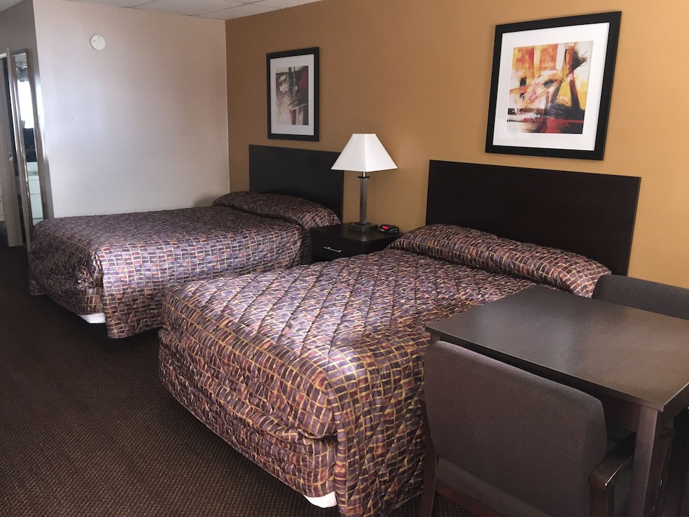 Room, 2 Double Beds - Photo 1