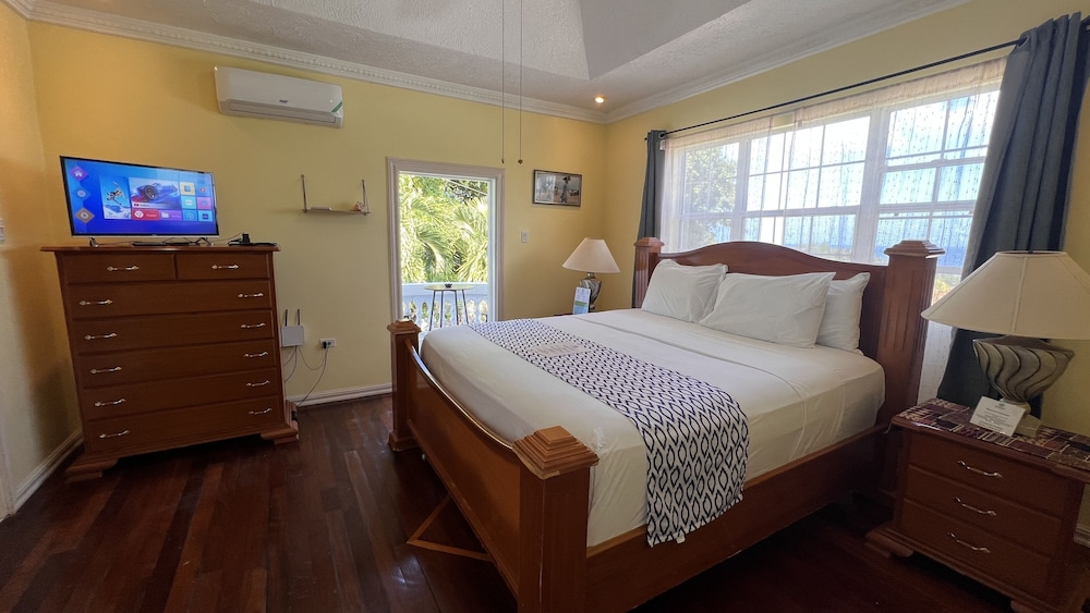 Panoramic Double Room, 1 King Bed, Balcony, Ocean View