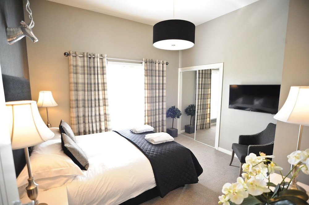 Apartment, 2 Bedrooms, River View photo 2