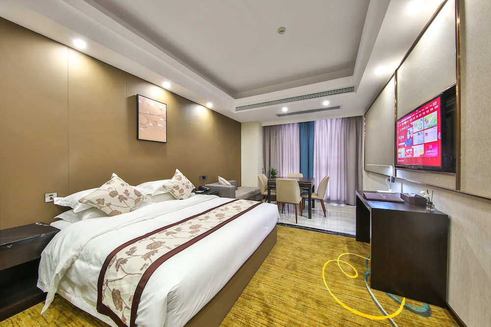 Deluxe Room, Multiple Beds, Smoking (Family) - Photo 2