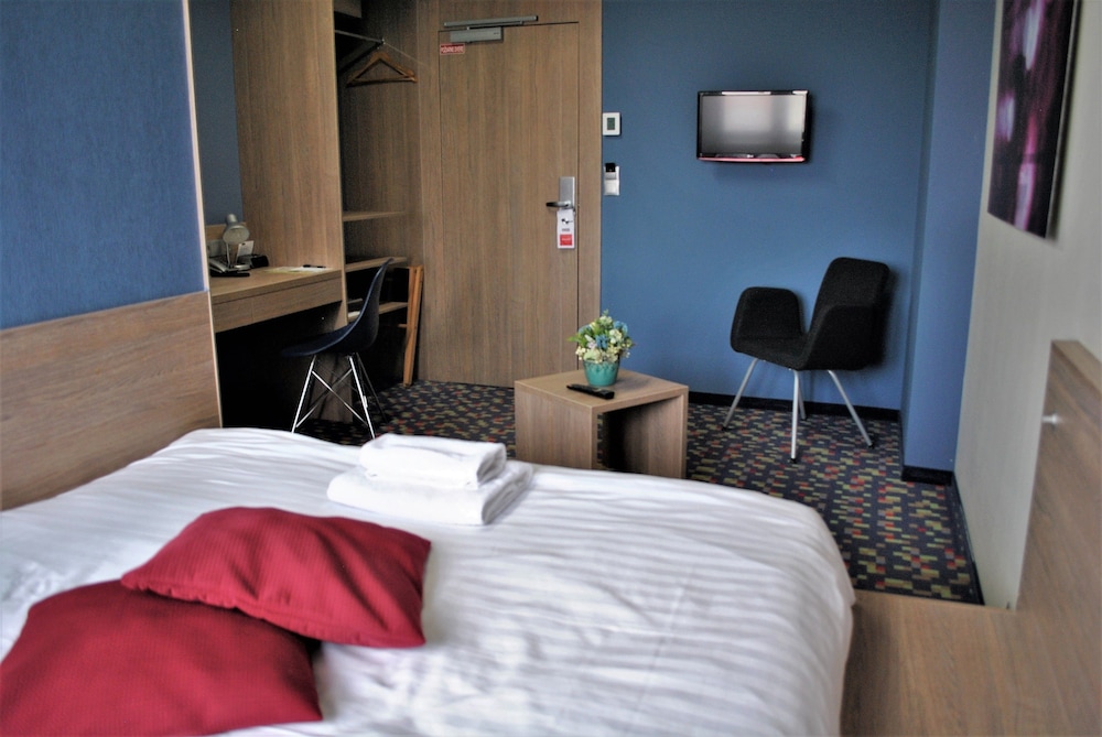 Standard Double Room, 1 Double Bed - Photo 8