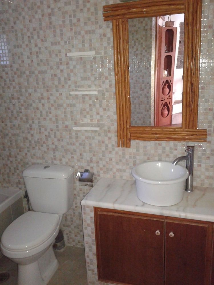 House, 2 Bedrooms photo 3