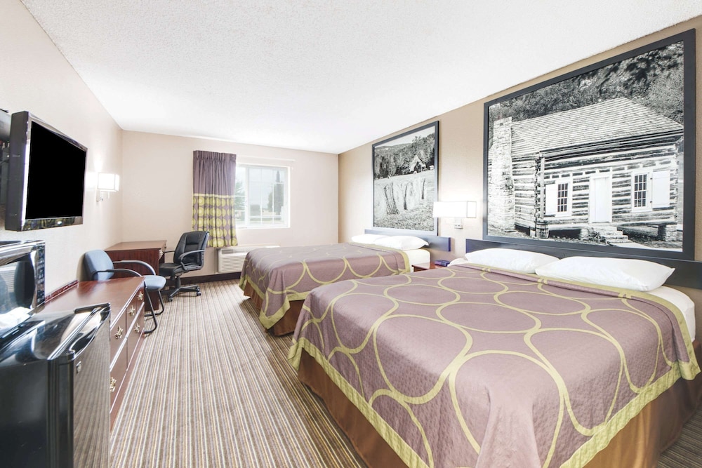Room, 2 Queen Beds - Photo 1