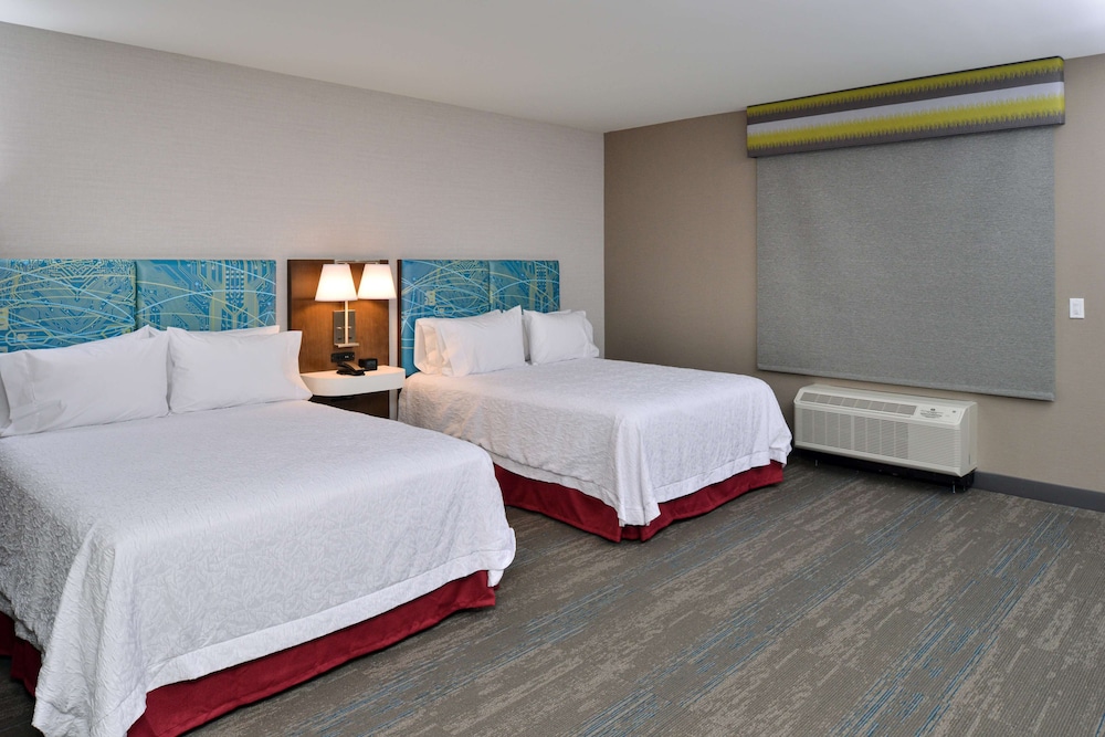 Room, 2 Queen Beds, Accessible, Bathtub (Mobility & Hearing) - Photo 2