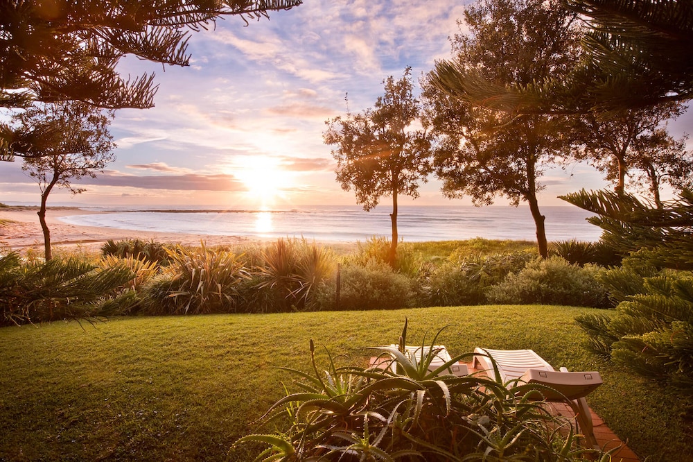 Beachfront Bungalow photo 2