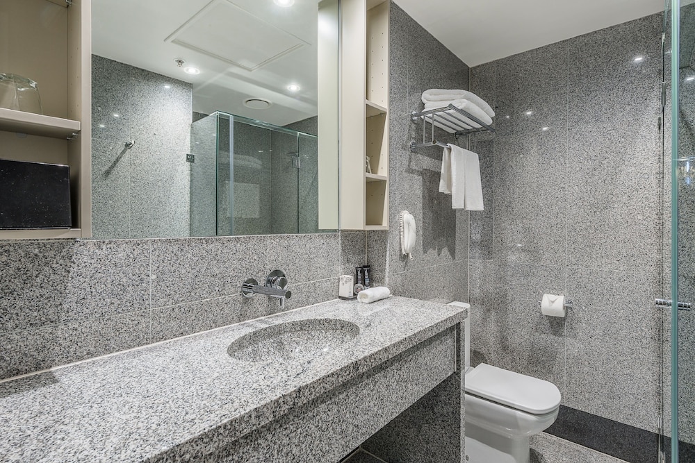 Interconnecting Family Suite (Twin) - Photo 5