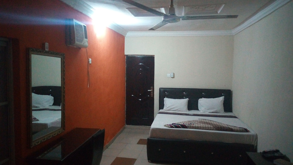 Standard Room photo 1