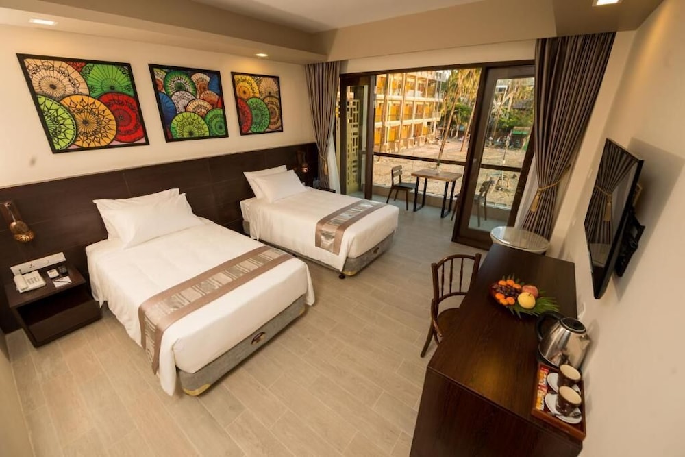 Deluxe Double or Twin Room, Sea View photo 3