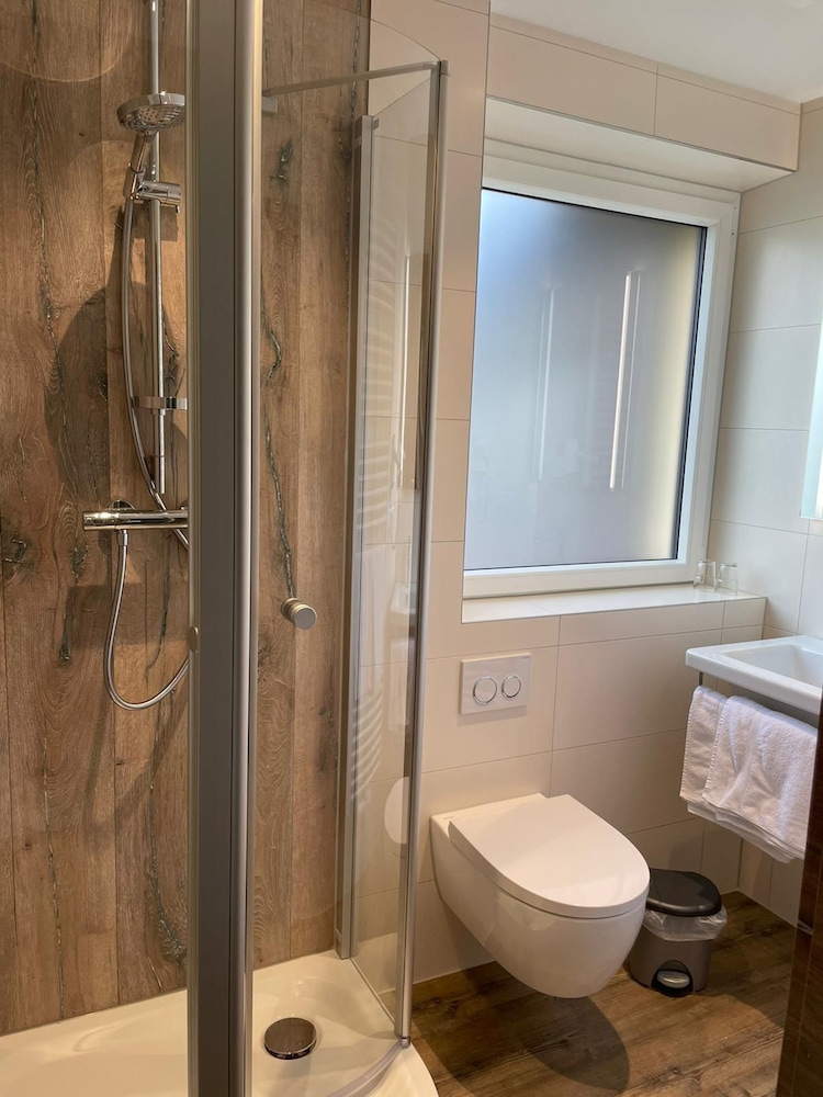 Double Room - Photo 9