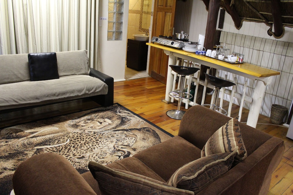 Family Room, 1 Bedroom photo 2