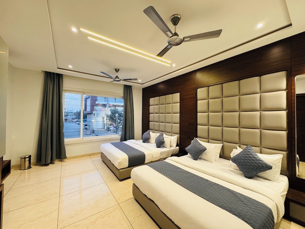 Premium Quadruple Room photo 3