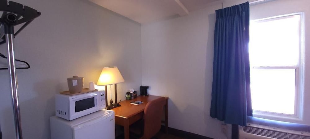 Standard Room, 2 Double Beds, Non Smoking photo 3