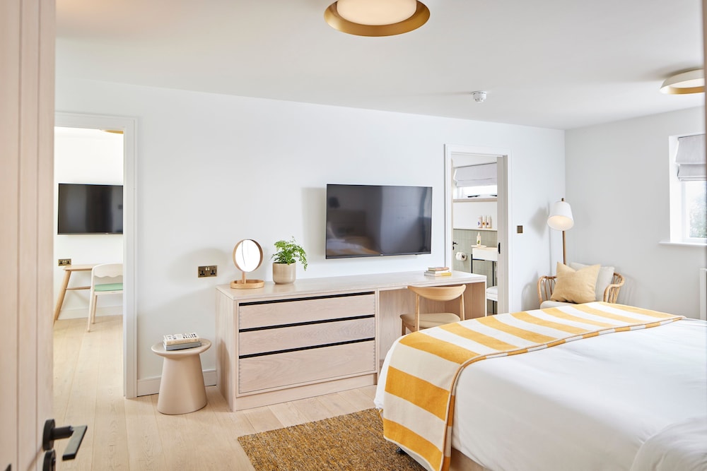Two bedroom Family Room - Photo 2
