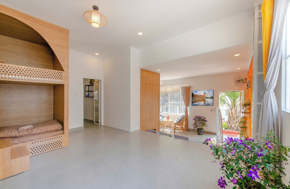 Design Shared Dormitory, Garden View photo 2