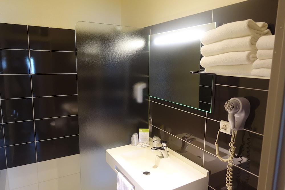 Quadruple Room - Photo 2