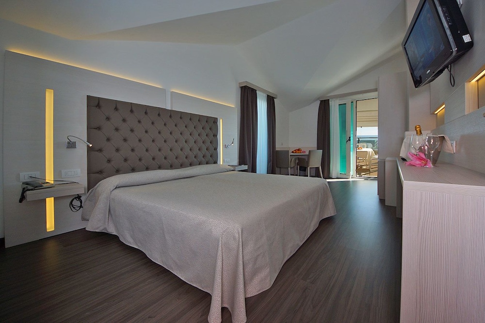 Family Room, Connecting Rooms, Sea View (Deluxe)