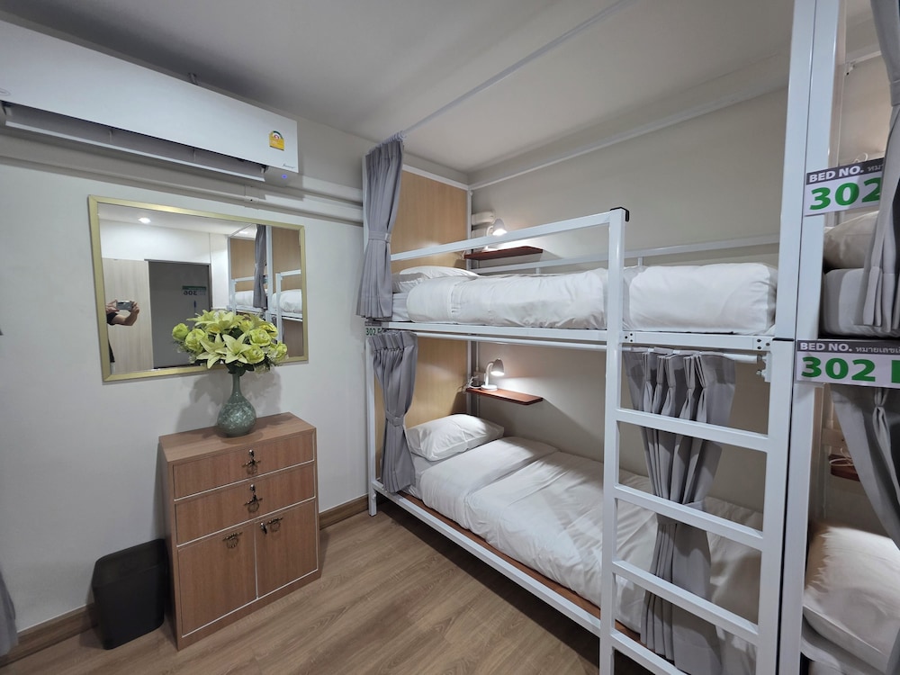 8-Bed Dormitory Male photo 3