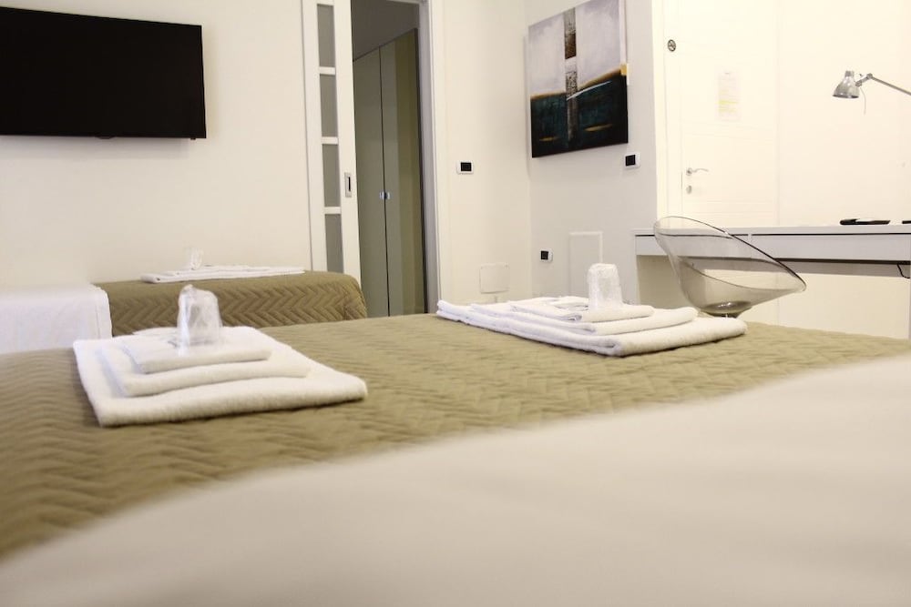 Luxury Triple Room, City View photo 2