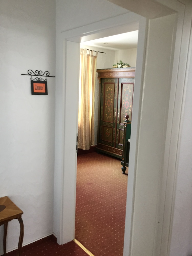 Basic Single Room photo 2