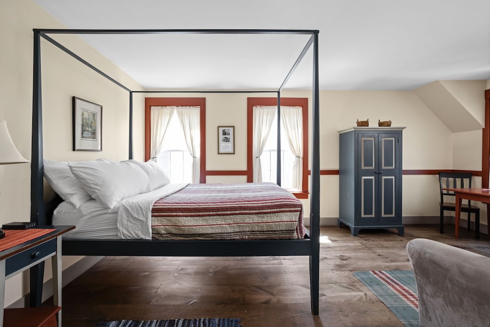 Standard Room, 1 Queen Bed - Photo 3