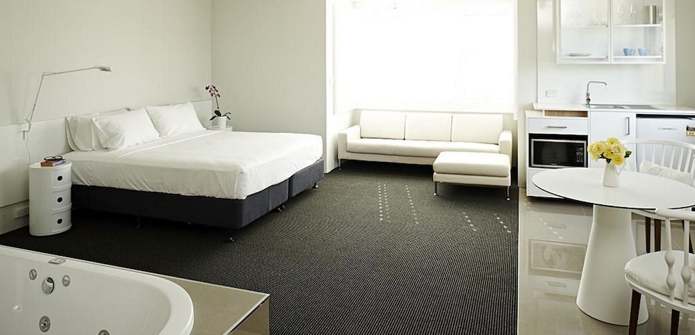 Luxury Suite, 1 King Bed, Jetted Tub photo 1