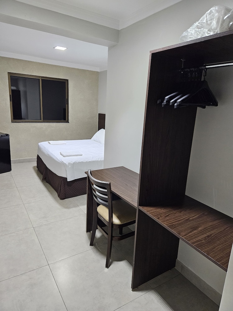 Deluxe Double or Twin Room, 1 King Bed photo 3