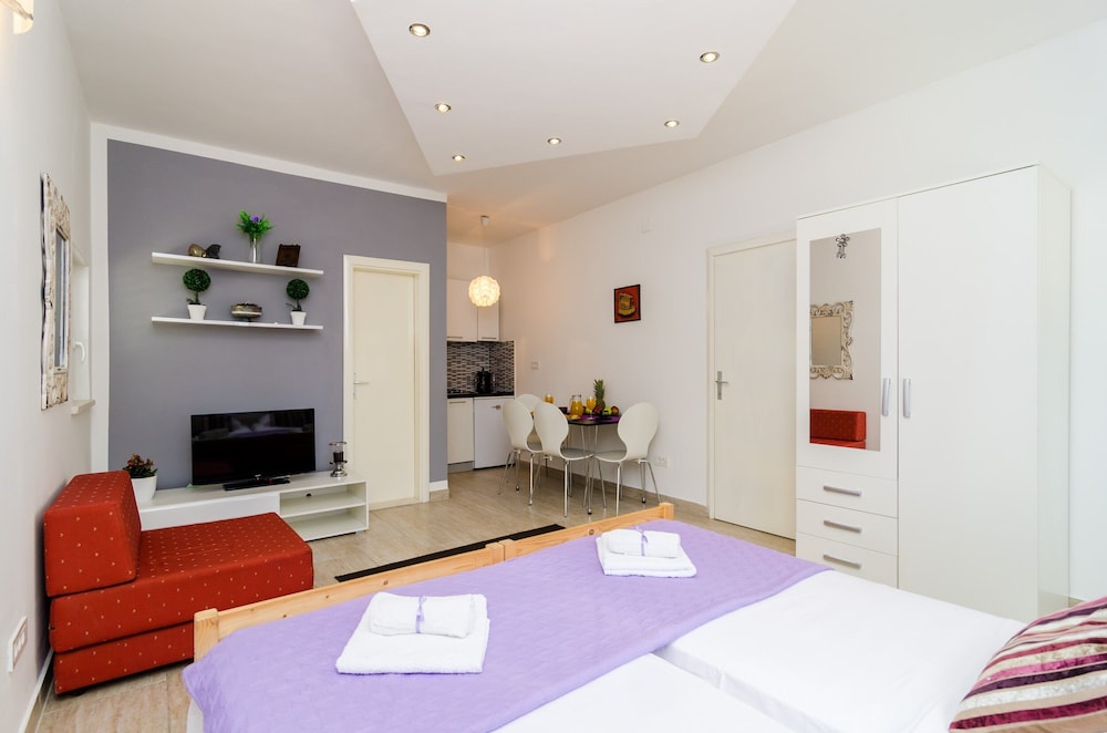 Studio (Comfort Studio Apartment With Terrace) - Photo 3