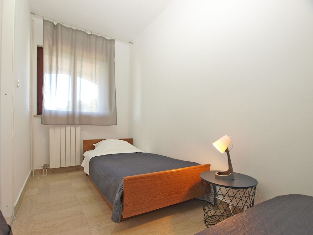 Apartment, 1 Bedroom (718/1670)