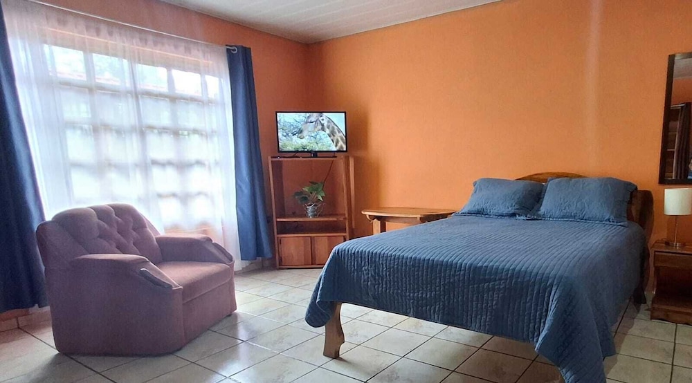 Studio, 1 Queen Bed, Air conditioning, Courtyard View