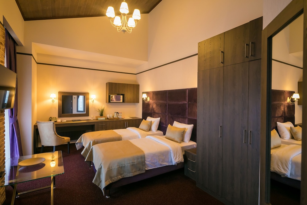 Deluxe Triple Room photo 1