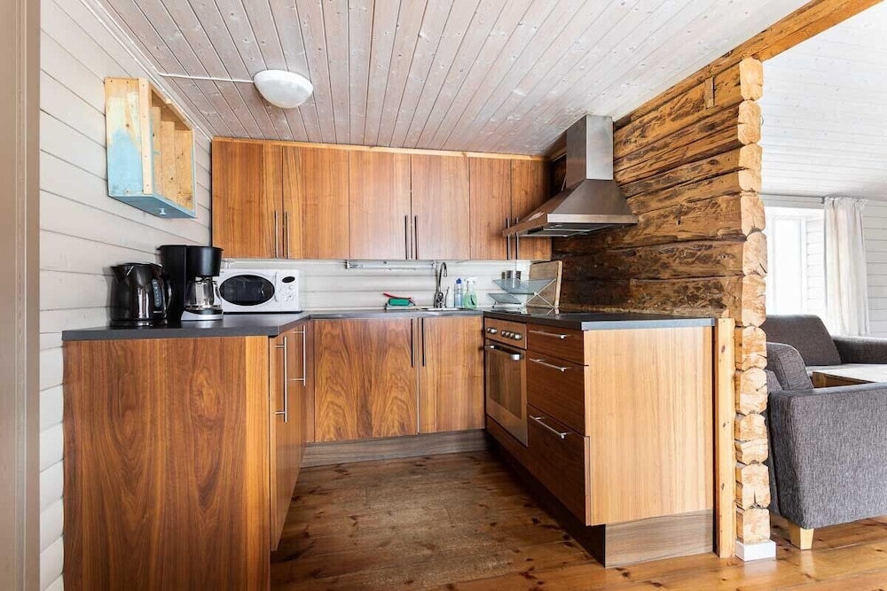 Traditional Cottage, 2 Bedrooms - Photo 4