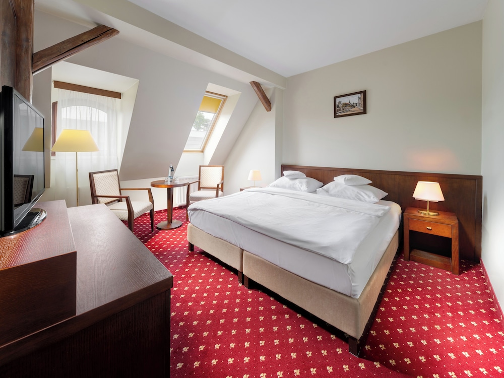 Suite, 2 Twin Beds, Non Smoking - Photo 2